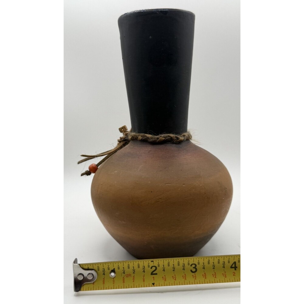 🪶🐻 Red Clay Indian Pottery Vase w/ Leather Band & Feathers – Bear Design 7” 🏺 - Picture 7 of 9